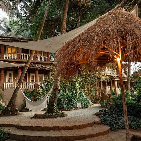 Anahata Retreat Beach Front Ashwem Goa Mandrem Exterior photo