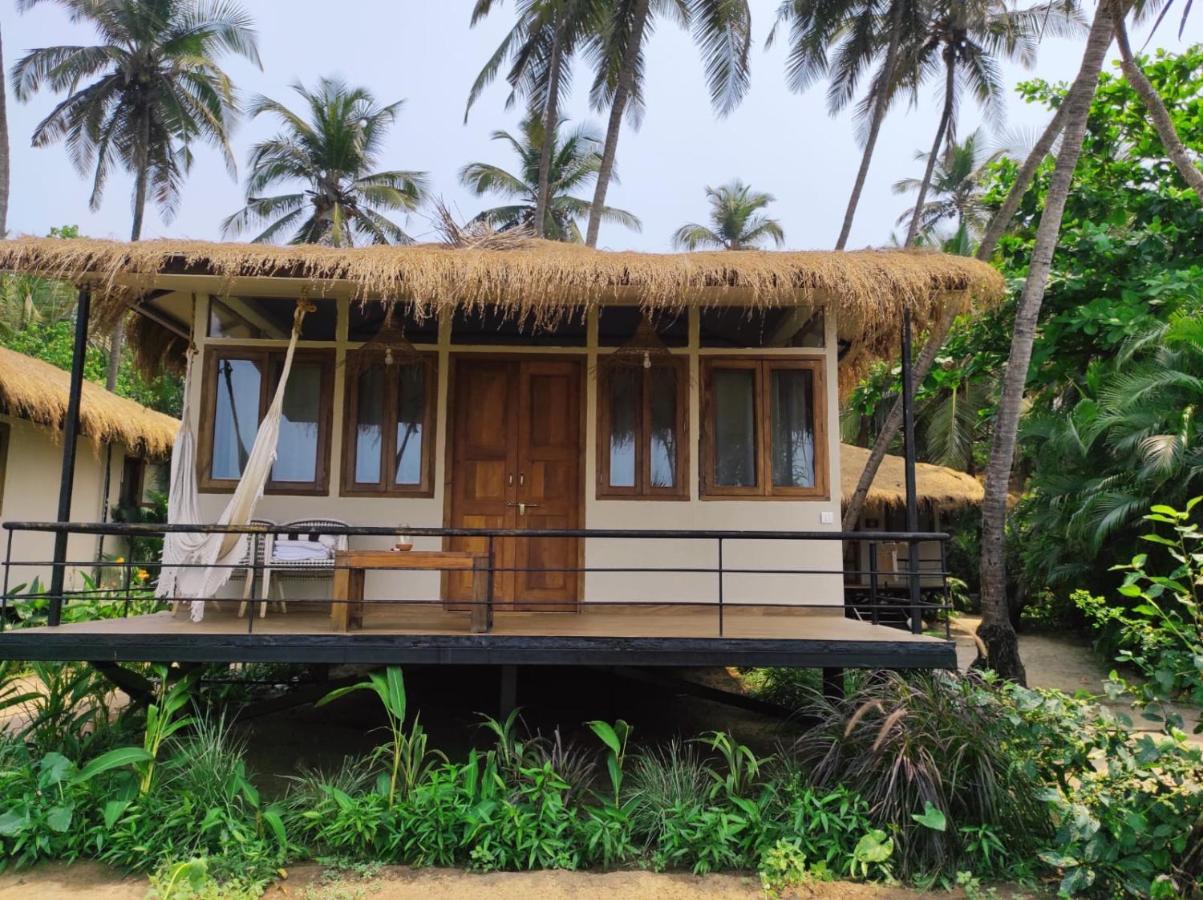 Anahata Retreat Beach Front Ashwem Goa Mandrem Exterior photo