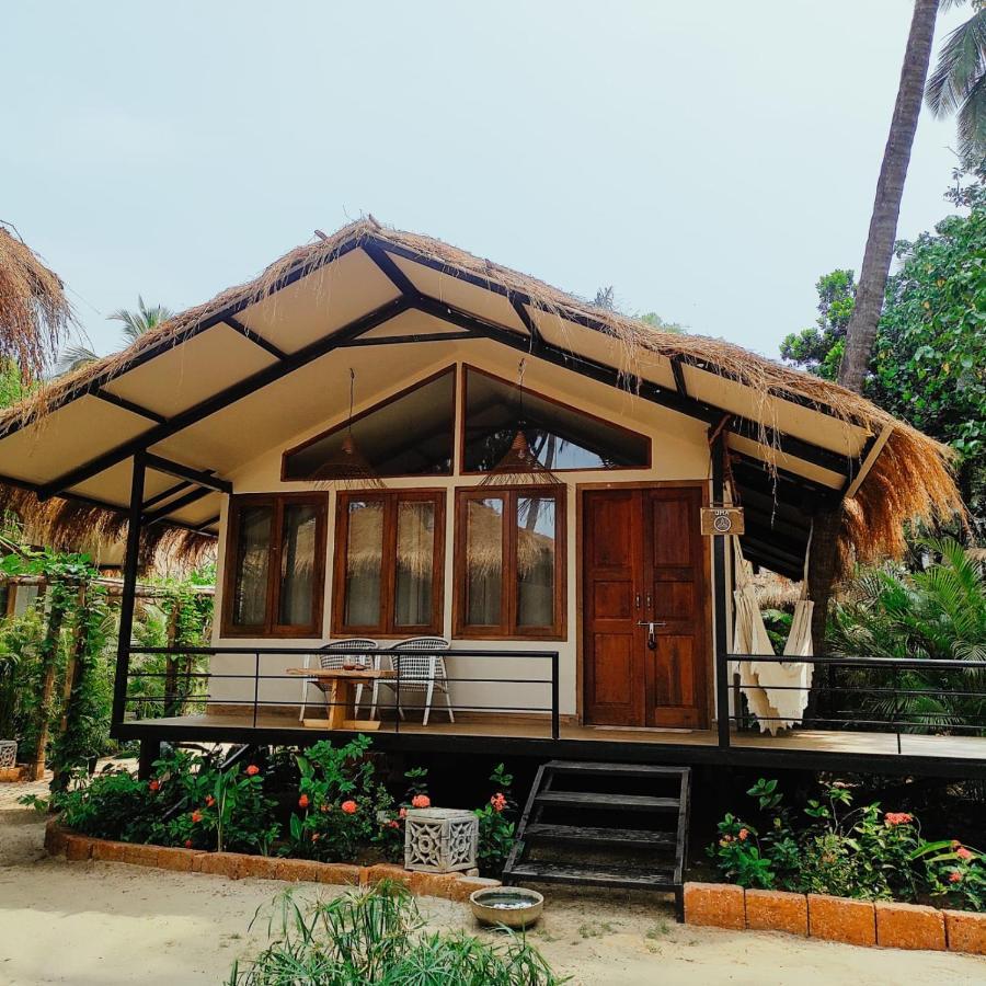 Anahata Retreat Beach Front Ashwem Goa Mandrem Exterior photo