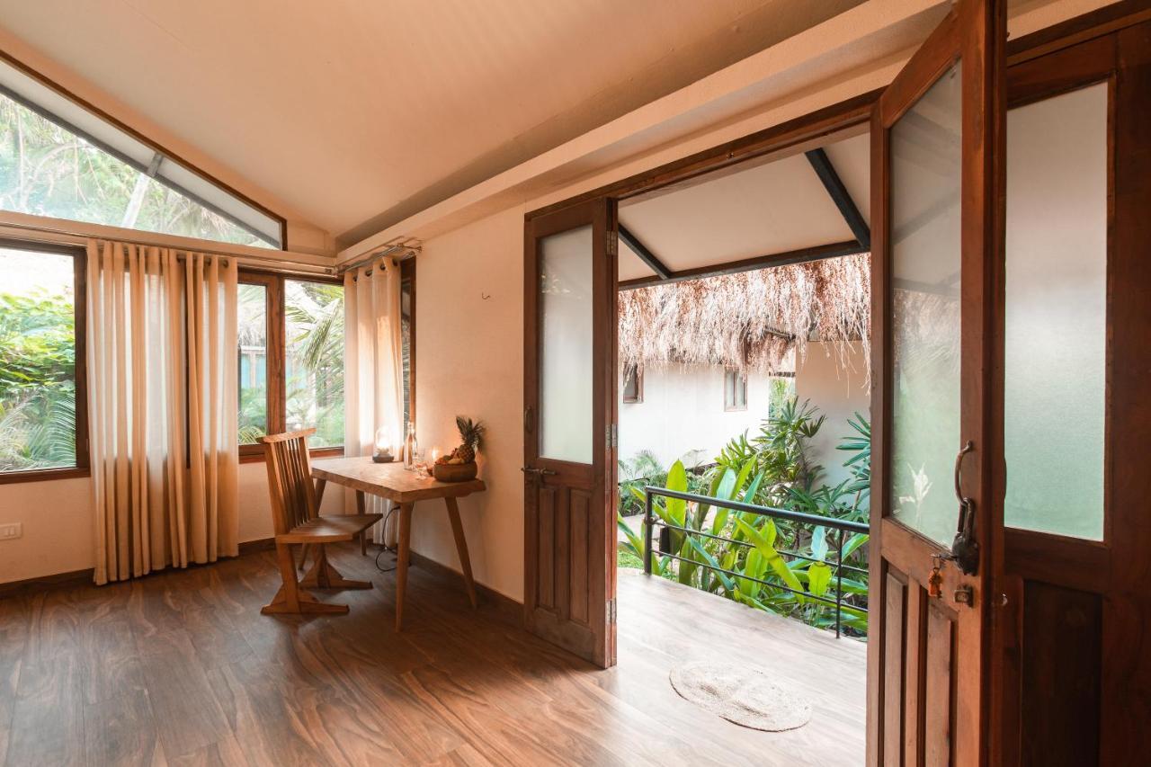 Anahata Retreat Beach Front Ashwem Goa Mandrem Exterior photo