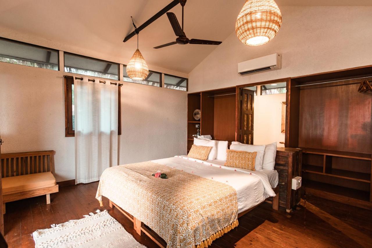 Anahata Retreat Beach Front Ashwem Goa Mandrem Exterior photo